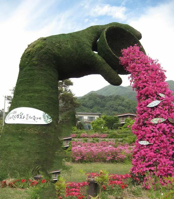 Public sculpture reference for Sanjivni Junction (near Vastrapur lake)