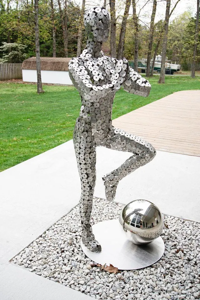 Public sculpture reference for Dr. Jivraj Mehta Hospital Junction (Vasna)