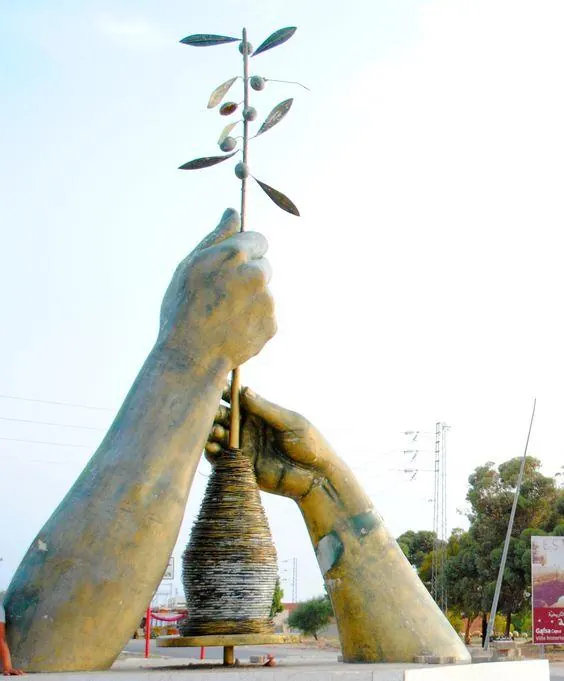 Public sculpture reference for Girish cold drink junction (Naranpura)