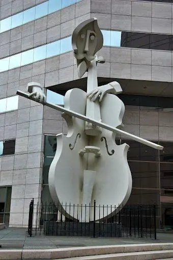 Public sculpture reference for Ambavadi junction (Navrangpura)