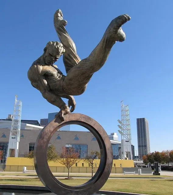 Public sculpture reference for Gymkhana cross road (Navrangpura)